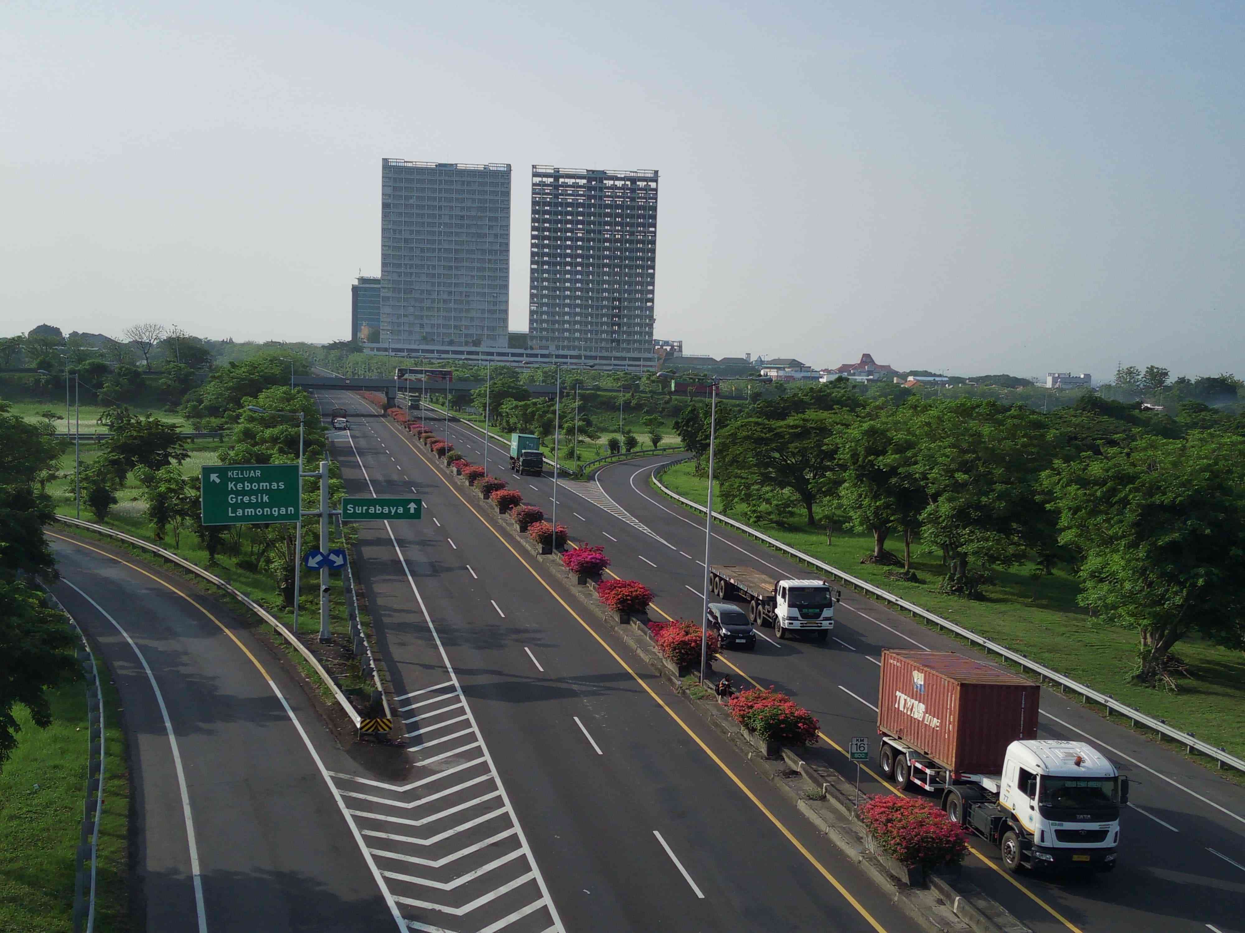 Konektivitas di Jawa Timur Jalan Tol Surabaya - Gresik Beroperasi Sejak 1993