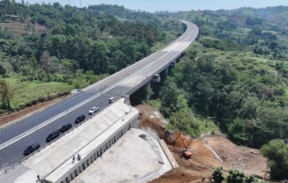 Pasca Penanganan Longsor Jalan Tol Ciawi - Sukabumi Seksi 2 Dioperasikan Kembali