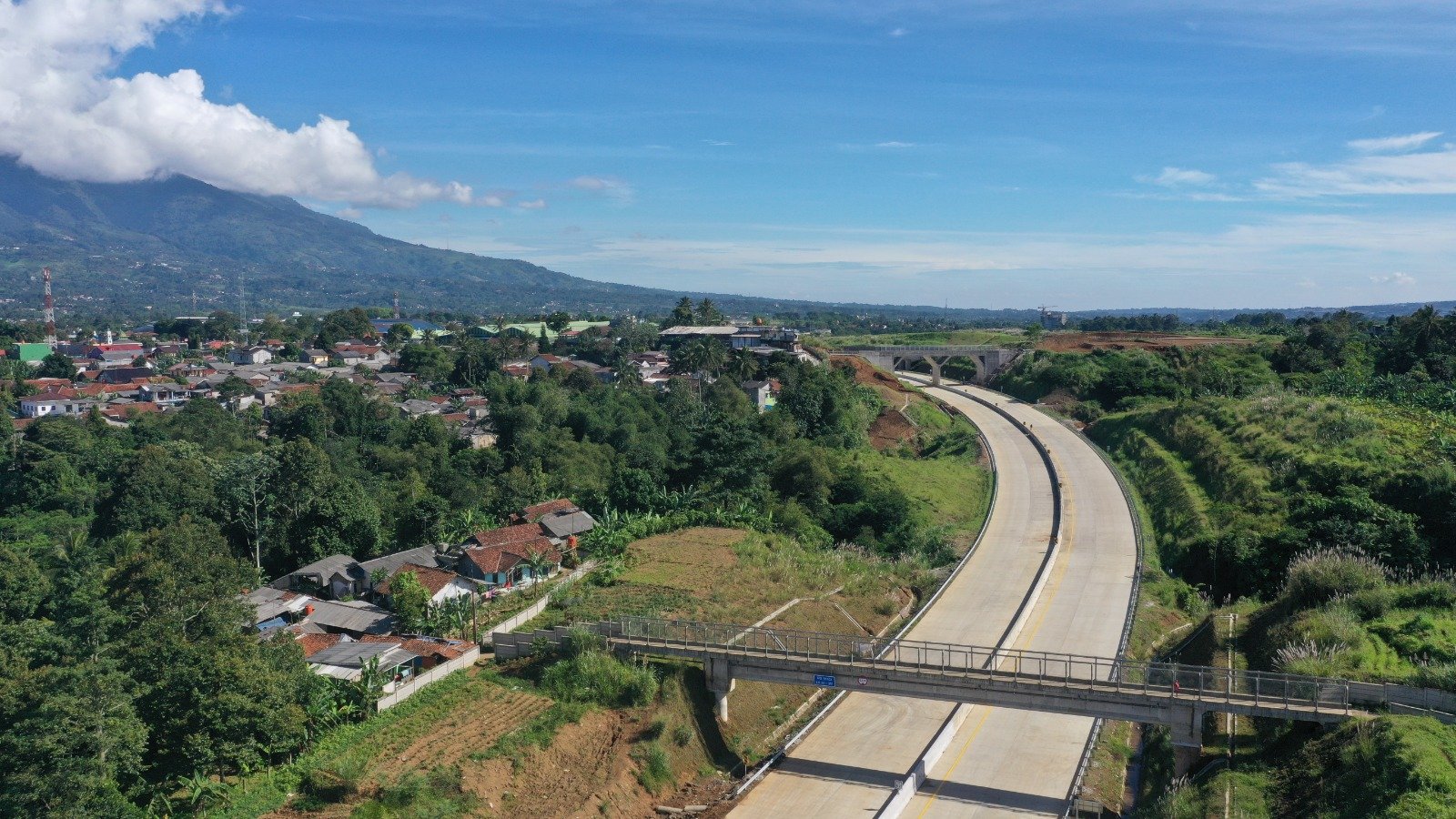 Peran Serta Jalan Tol Ciawi - Sukabumi Di Provinsi Jawa Barat