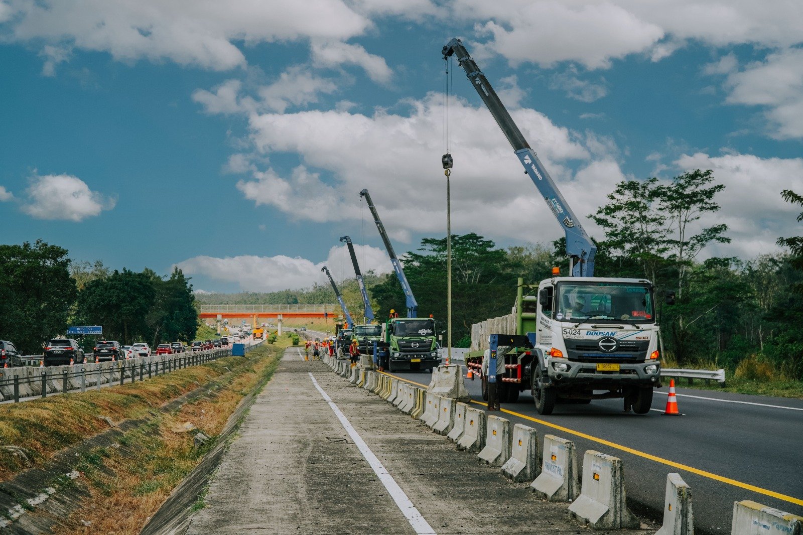 Tingkatkan Kualitas Layanan, Tol Cipali Lakukan Penambahan Lajur ke-3 di KM 87 - KM 110