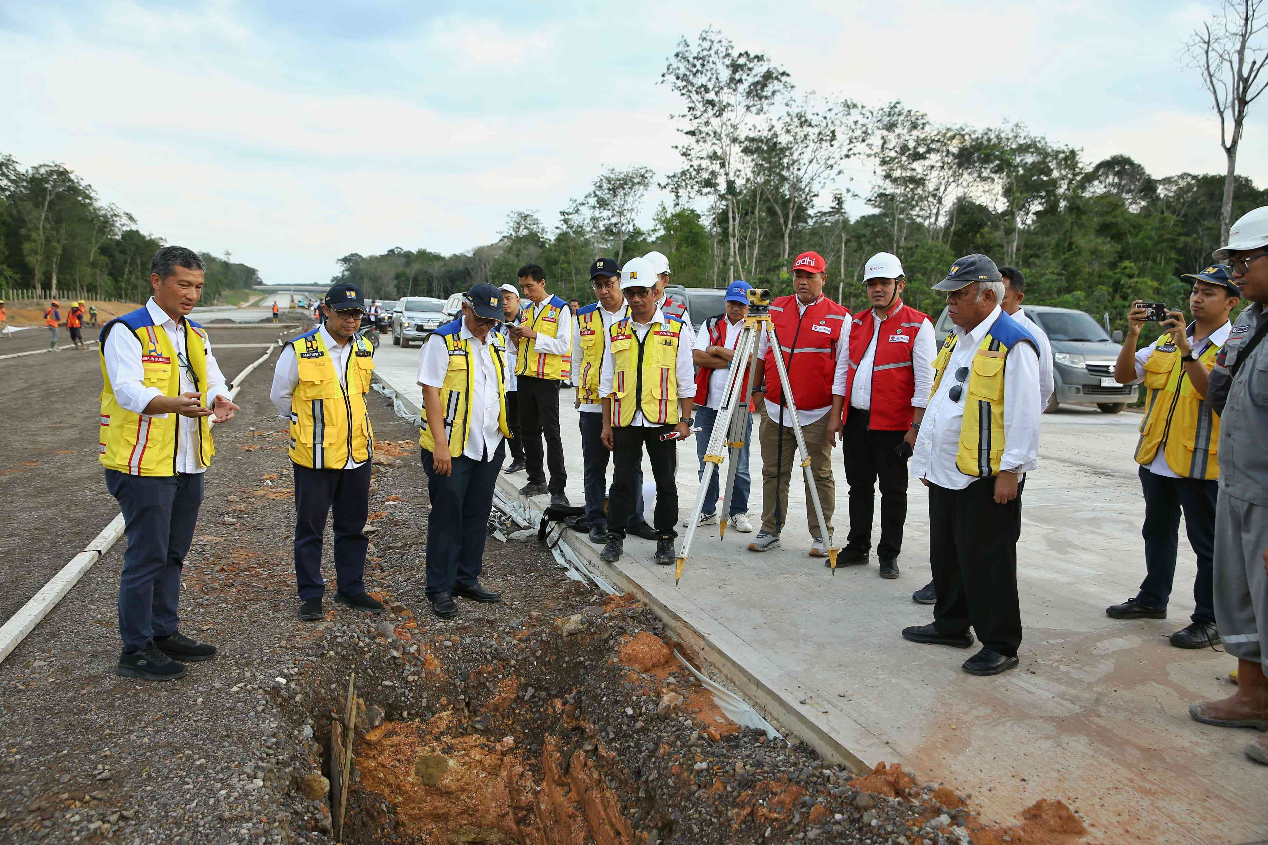 Dimulainya Pengeboran Pertama Pembangunan Jalan Tol Harbour Road II