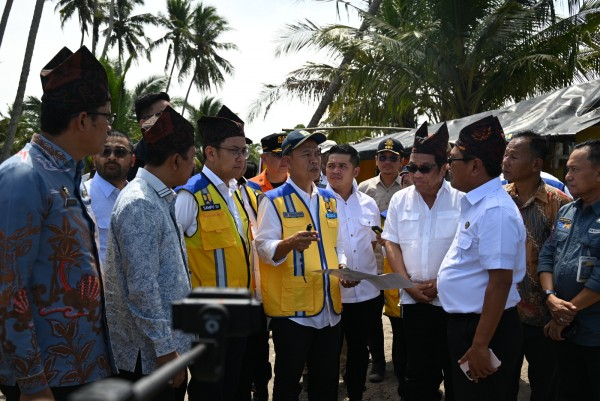Kementerian PU dan Komisi V DPR RI Dorong Penanganan Banjir dan Akses Jembatan Terputus di Padang Pariaman